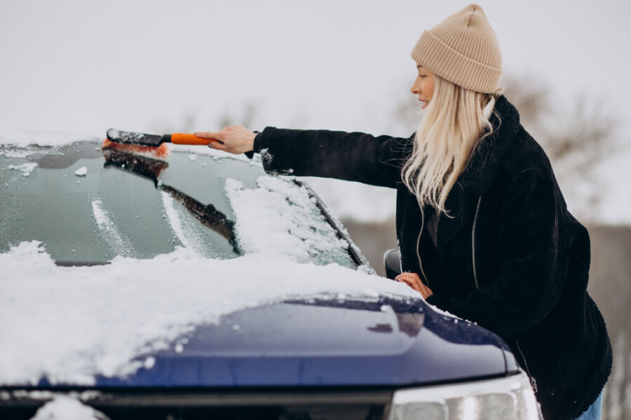 ¿Cómo Quitar el Hielo del Parabrisas sin Dañarlo? | Ralarsa
