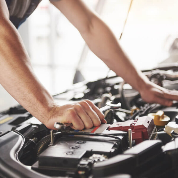 ¿Cómo cuidar la batería de tu coche? | Ralarsa